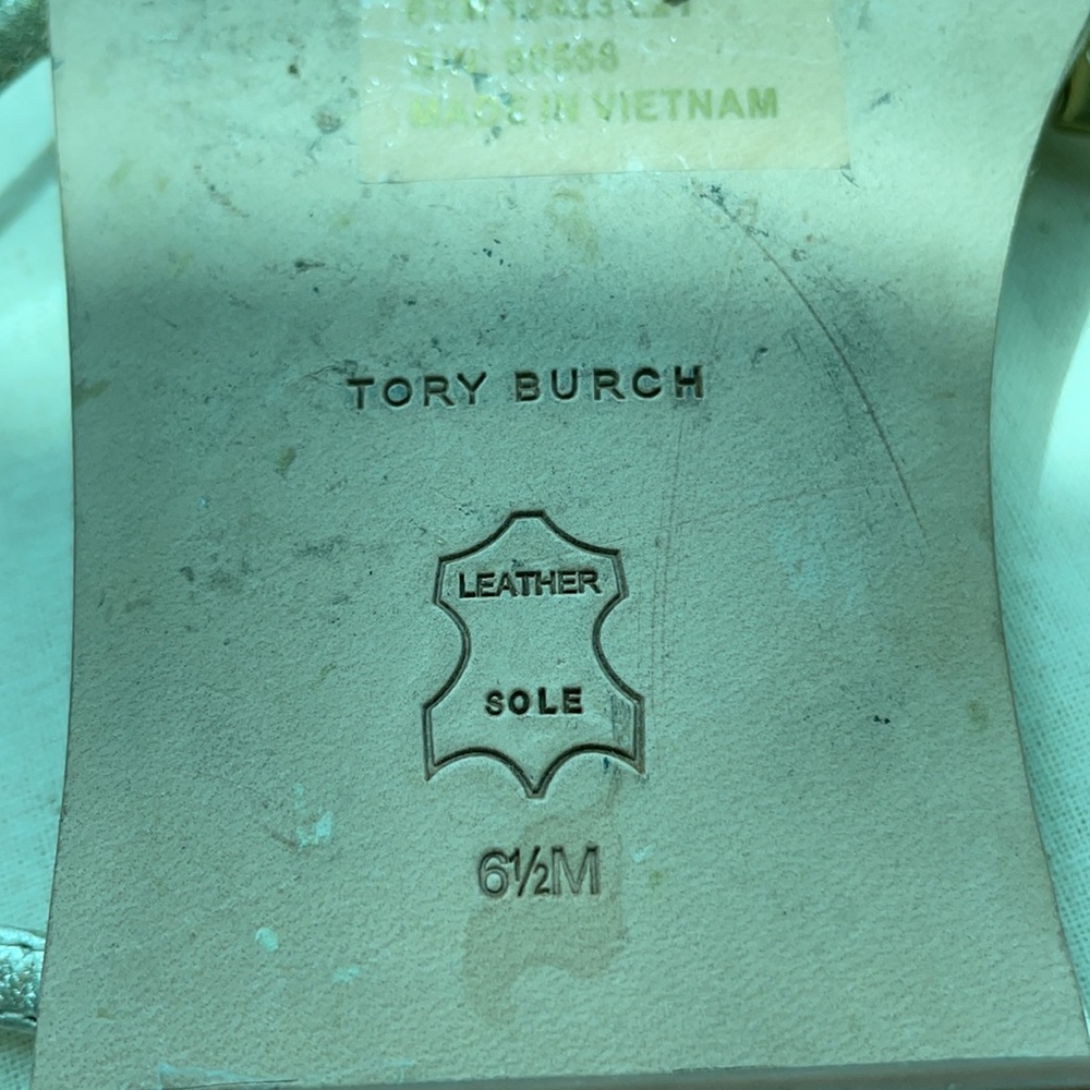 Tory Burch's Capri sandals - Picture 11 of 13